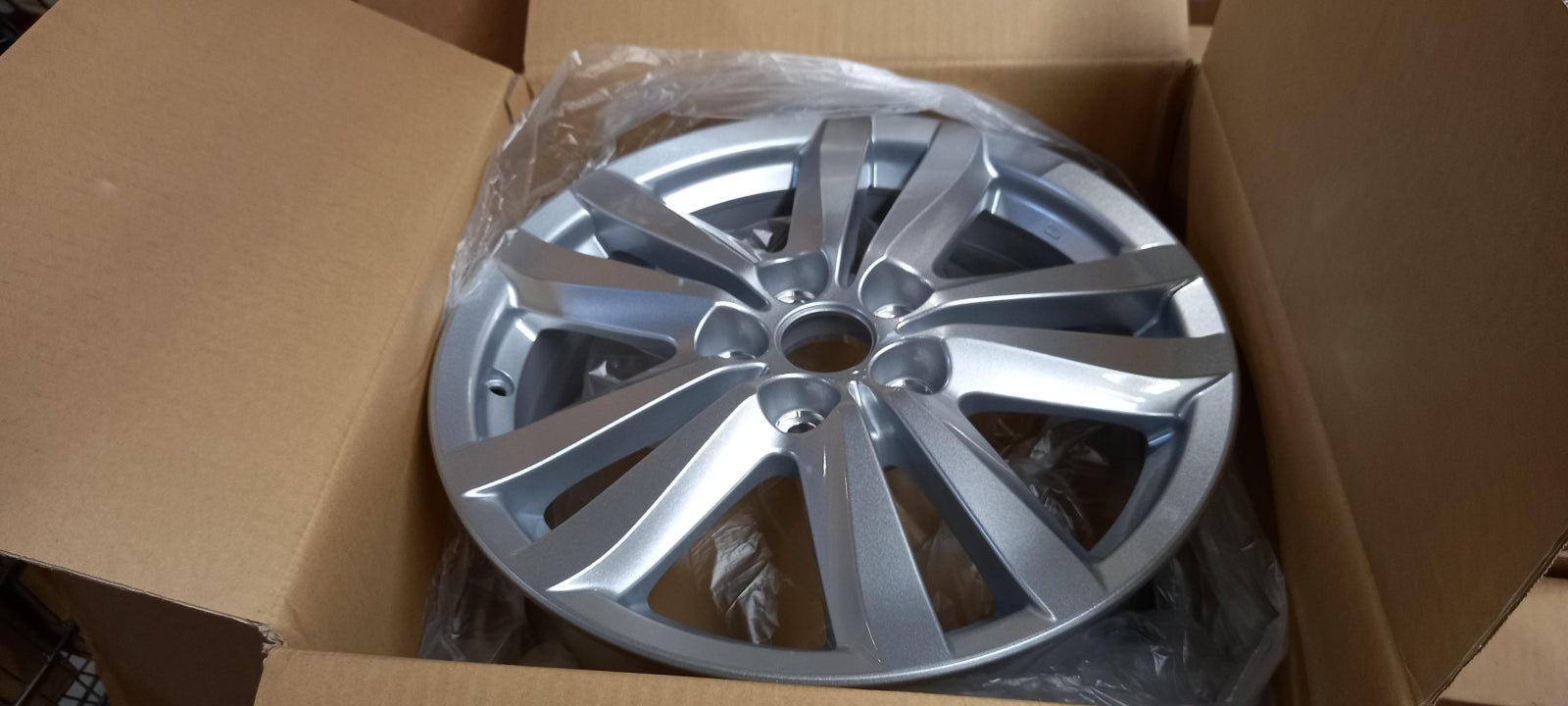 Original OE MITSUBISHI Felge 4250B695