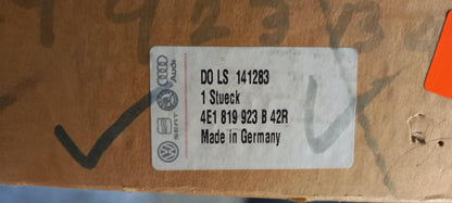 Original AUDI A8/S8 4E Armaturenbrett Blende grey beige vorn 4E1819923B42R