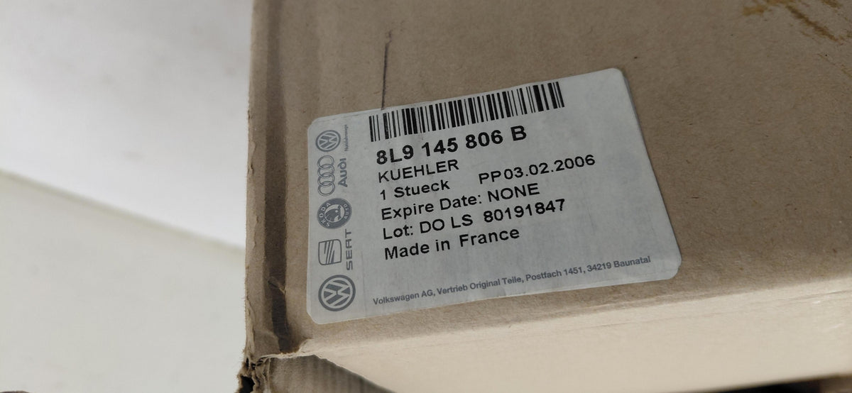 Original OE Volkswagen Ladeluftkühler 8L9145806B