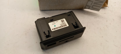 Original OE RENAULT USB/AUX Buchse 280233290R