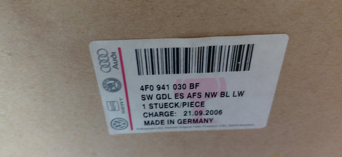 Original OE Volkswagen Scheinwerfer 4F0941030BF