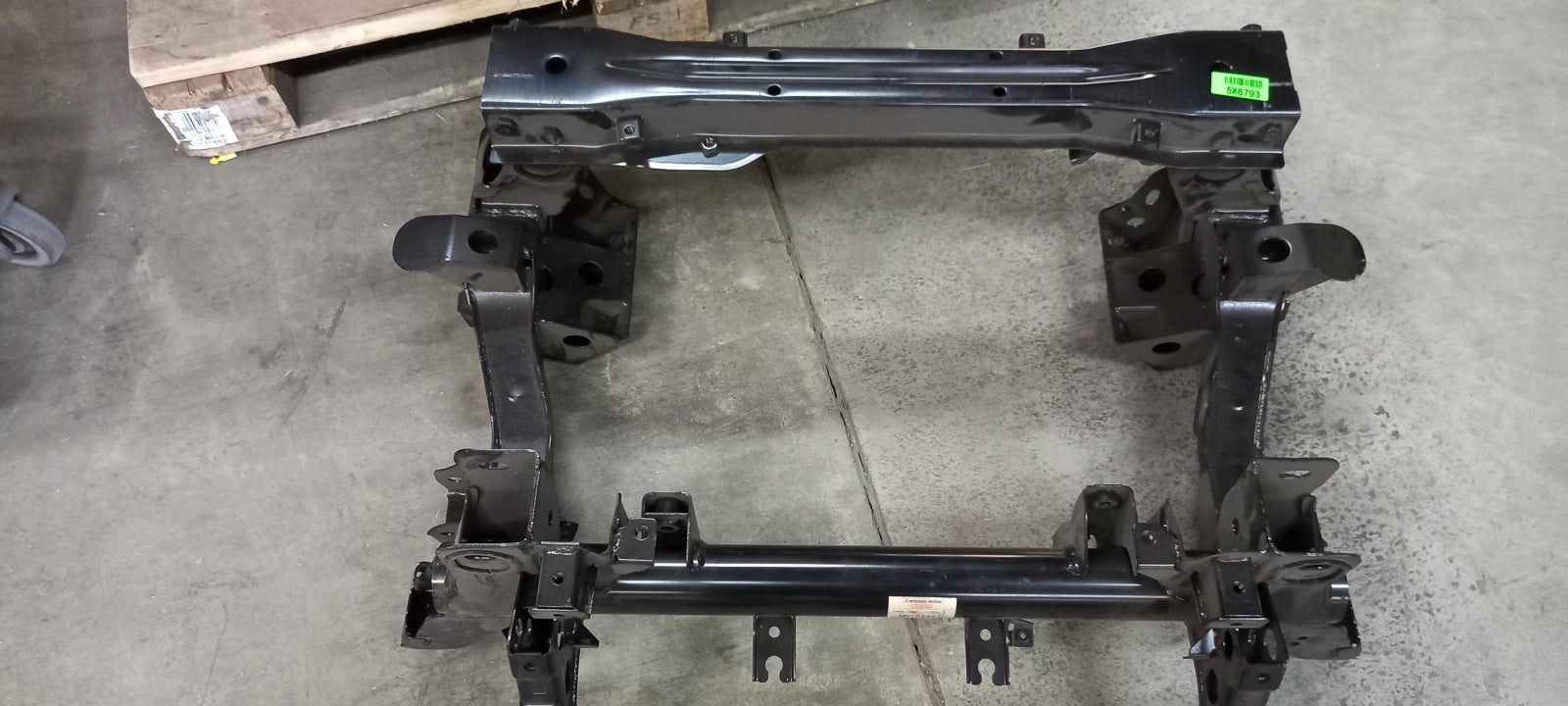 Original OE MITSUBISHI Querträger MN103441