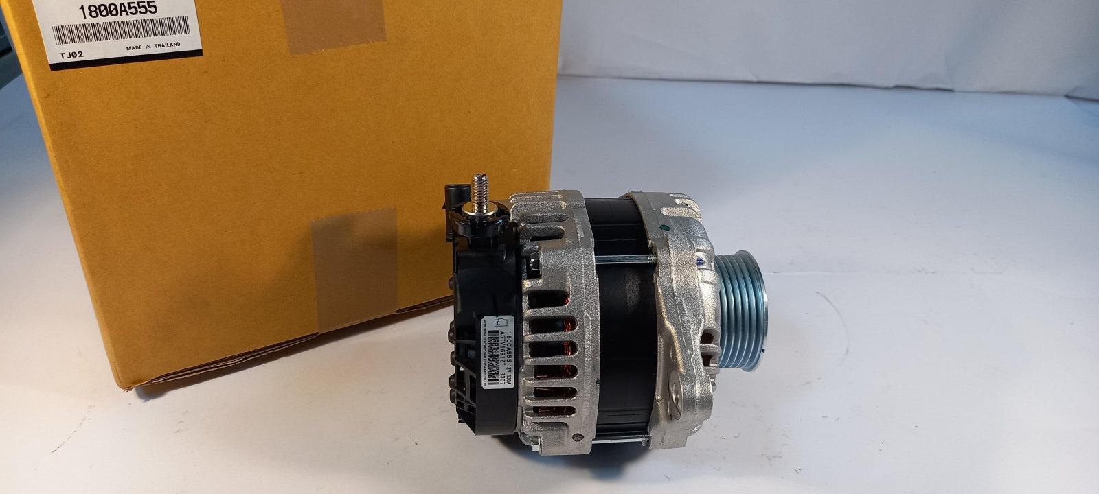 Original OE MITSUBISHI Lichtmaschine 1800A555