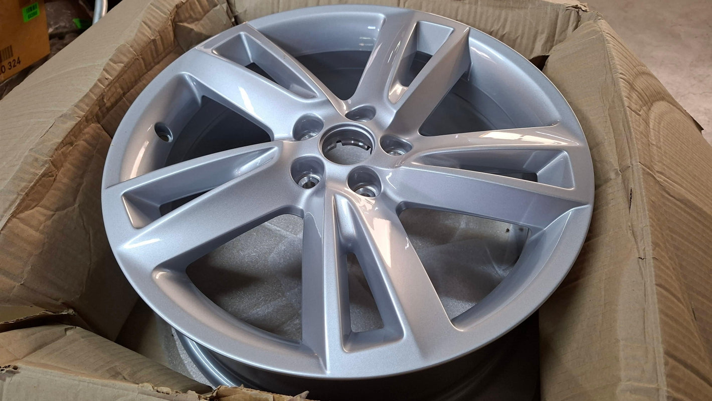 Original SEAT Arona KJ Alufelge diamond silver 6,5Jx17 ET48 6F9601025E8Z8