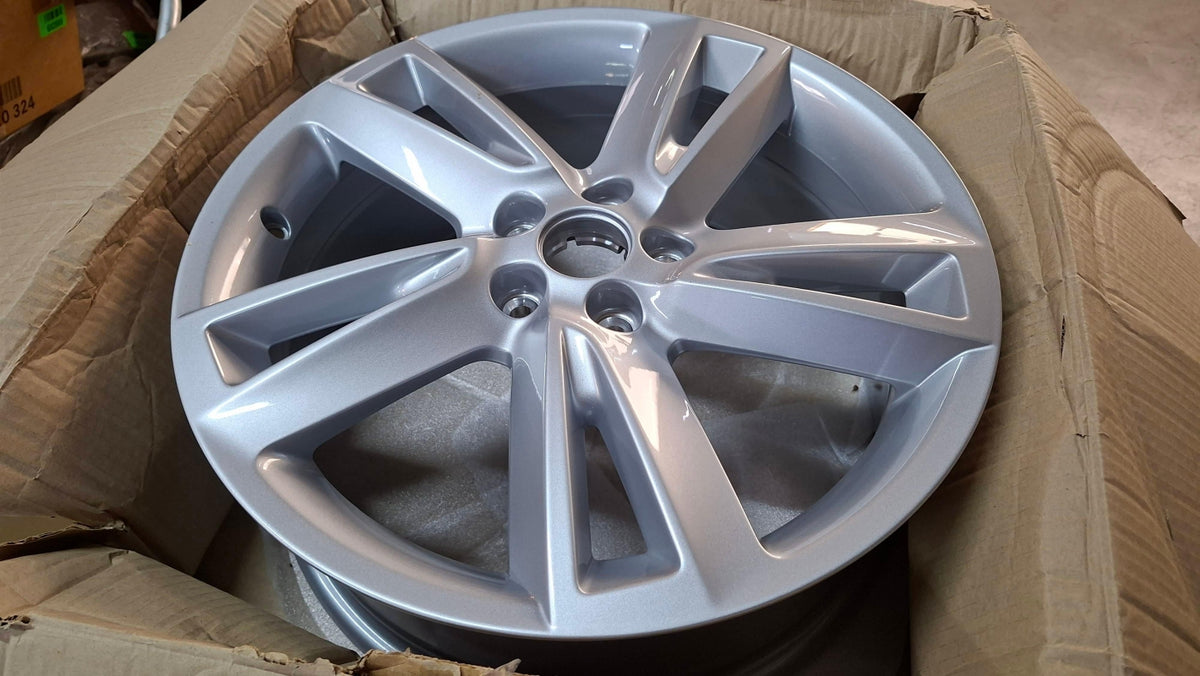 Original SEAT Arona KJ Alufelge diamond silver 6,5Jx17 ET48 6F9601025E8Z8