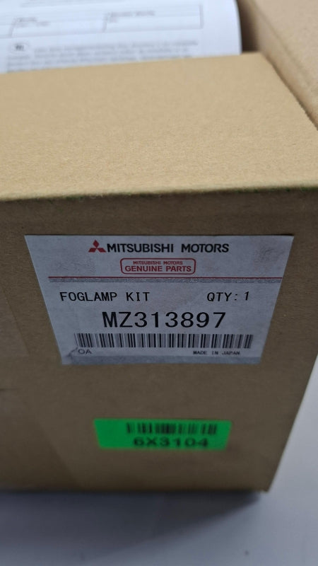 Original OE MITSUBISHI Nebelscheinwerfer Satz MZ313897