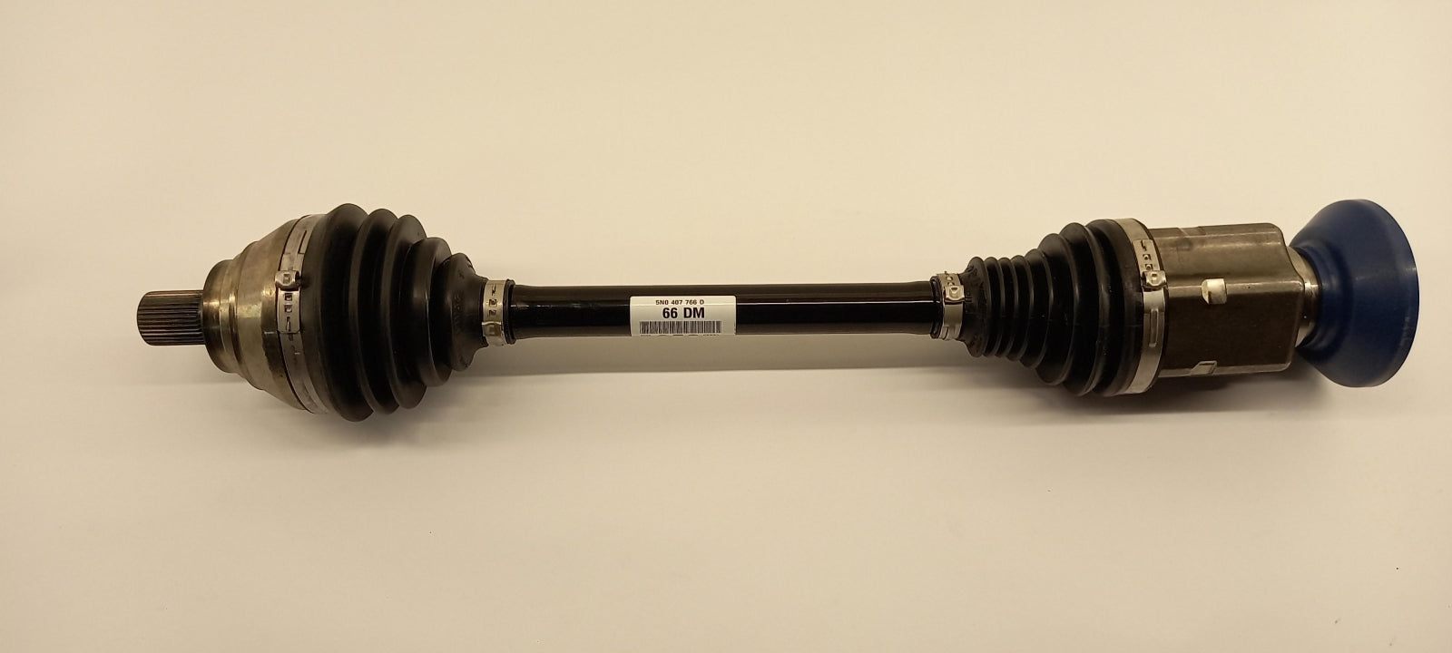 Original OE Volkswagen Antriebswelle 5N0407766D