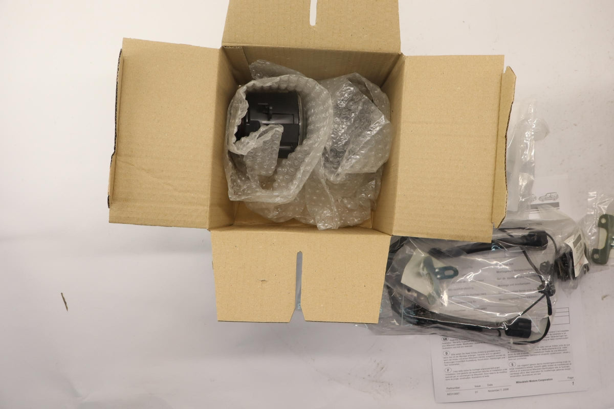 Original OE MITSUBISHI Nebelscheinwerfer Satz MZ313897