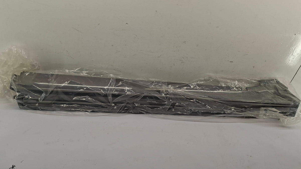 Original OE MITSUBISHI Türschwelle Abdeckung MN133684HD