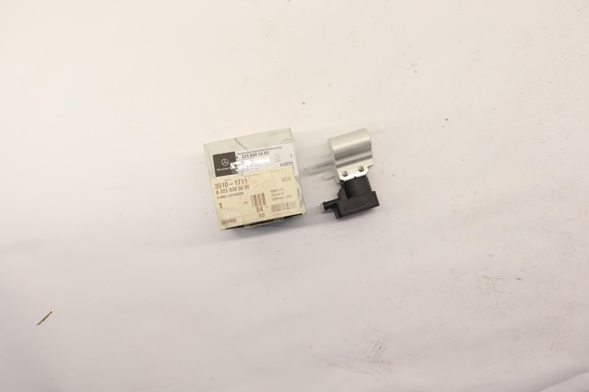 Original OE MERCEDES-BENZ A2238305605