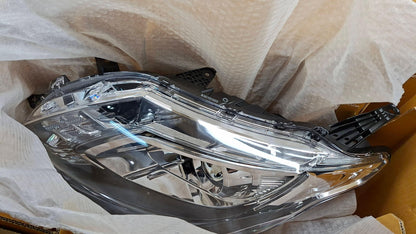 Original OE MITSUBISHI Scheinwerfer 8301D323