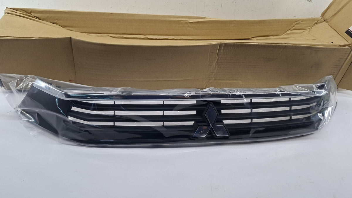 Original OE MITSUBISHI Kühlergitter 6402A430