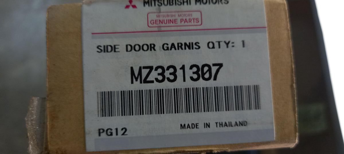 Original OE MITSUBISHI Türzierleisten Satz MZ331307