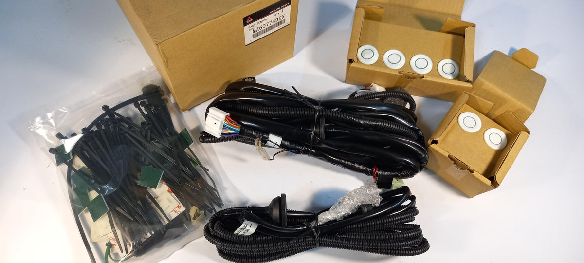 Original OE MITSUBISHI Einparkhilfe MZ607749EX