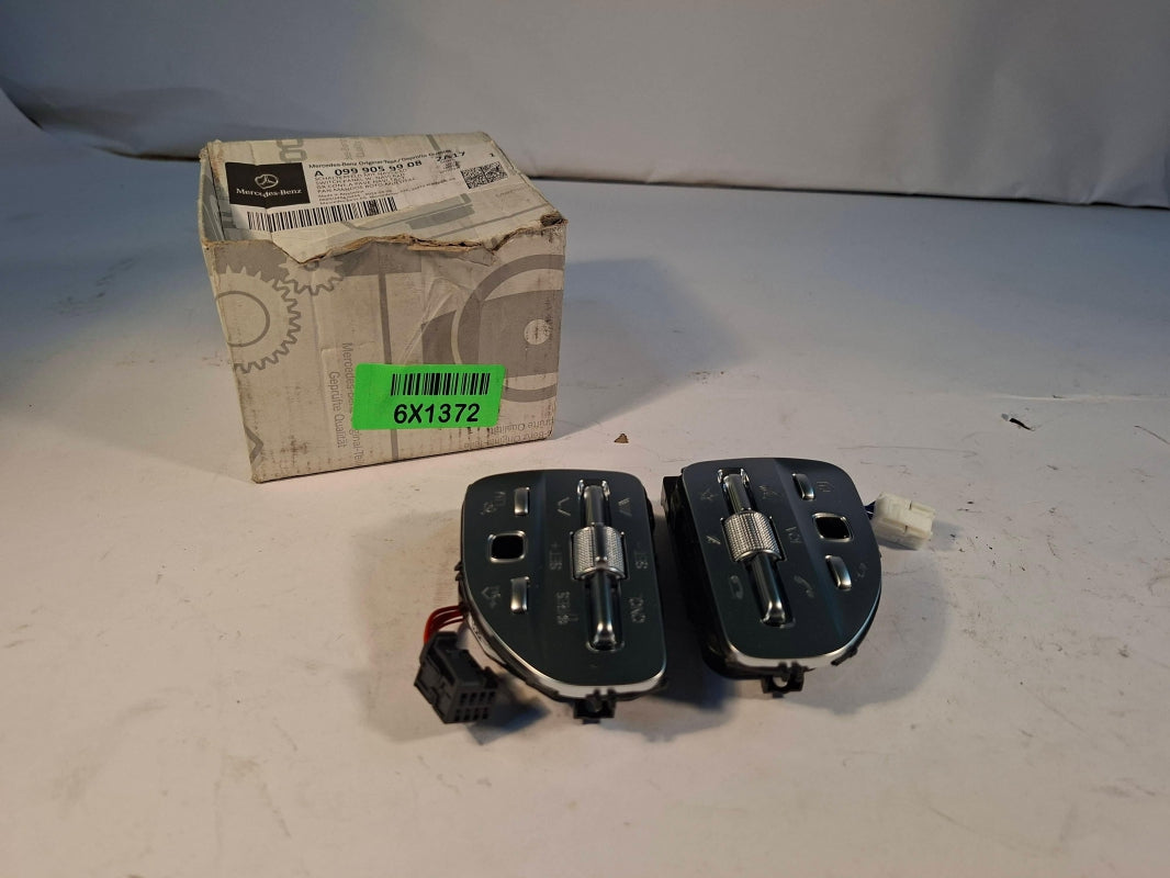 Original OE MERCEDES-BENZ Lenkradschalter A09990599082A17