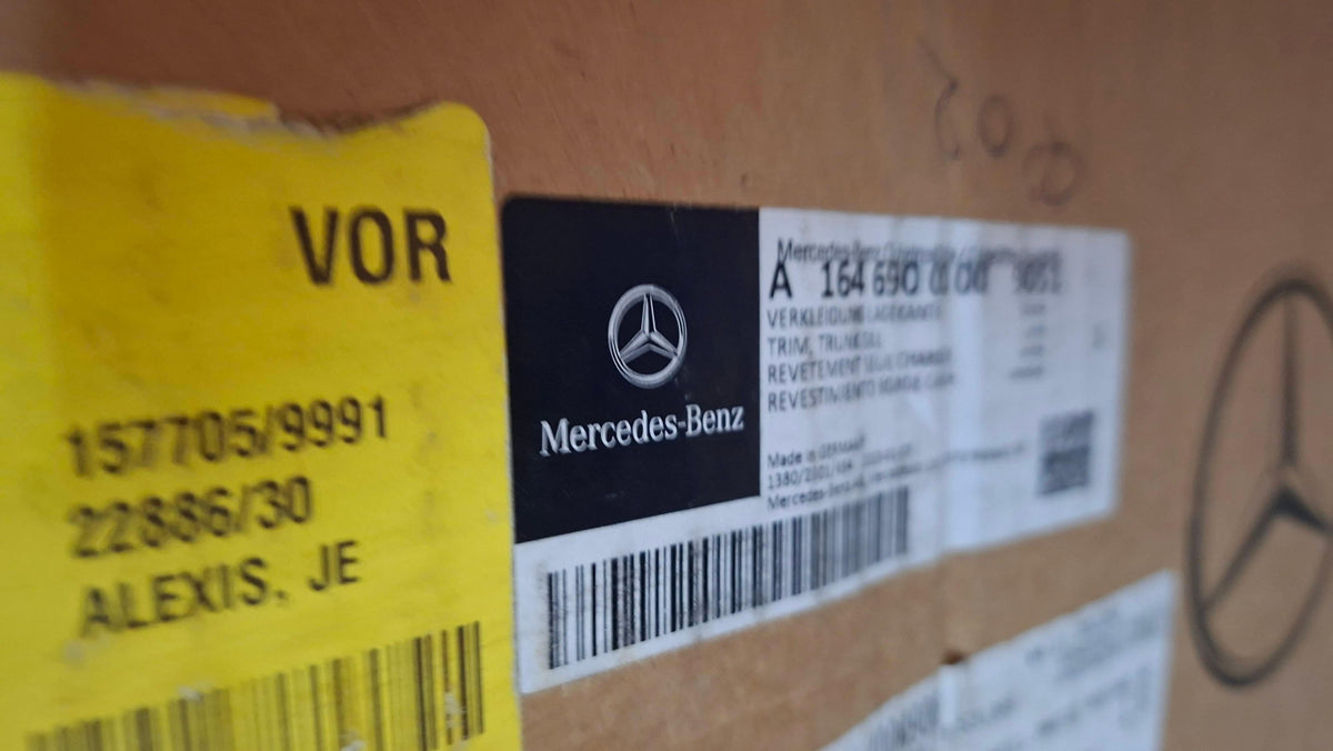 Original OE MERCEDES-BENZ Ladekantenschutz A16469000009051