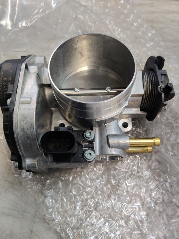 Original OE Volkswagen Drosselklappe 021133066