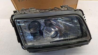Original OE Volkswagen Scheinwerfer 4D0941030E
