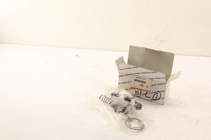 Original OE MITSUBISHI Hauptbremszylinder MR569064