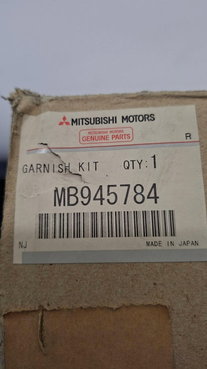 Original OE MITSUBISHI Kotflügel Zierleiste MB945784