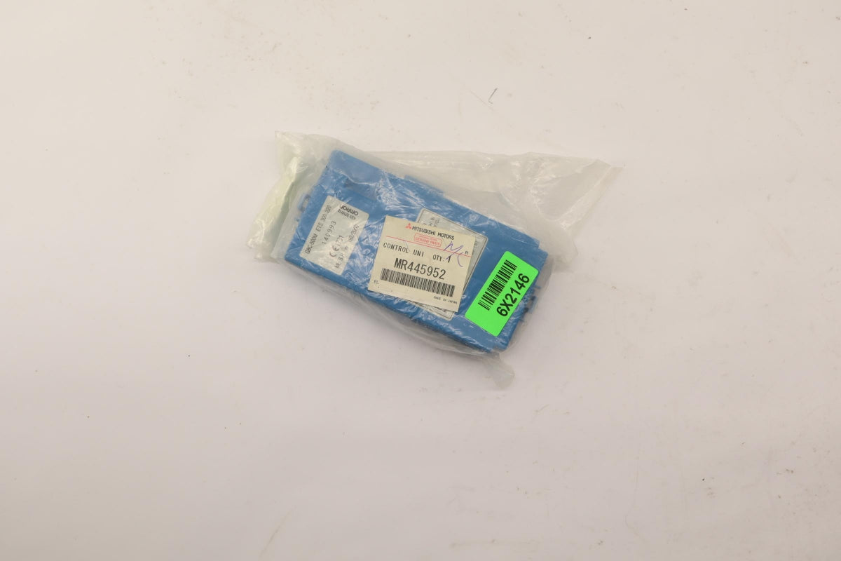 Original OE MITSUBISHI Sicherungskasten MR445952