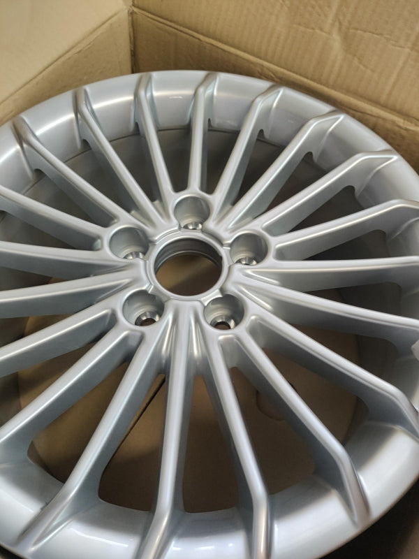 Original OE Volkswagen Felge 8K0601025CF