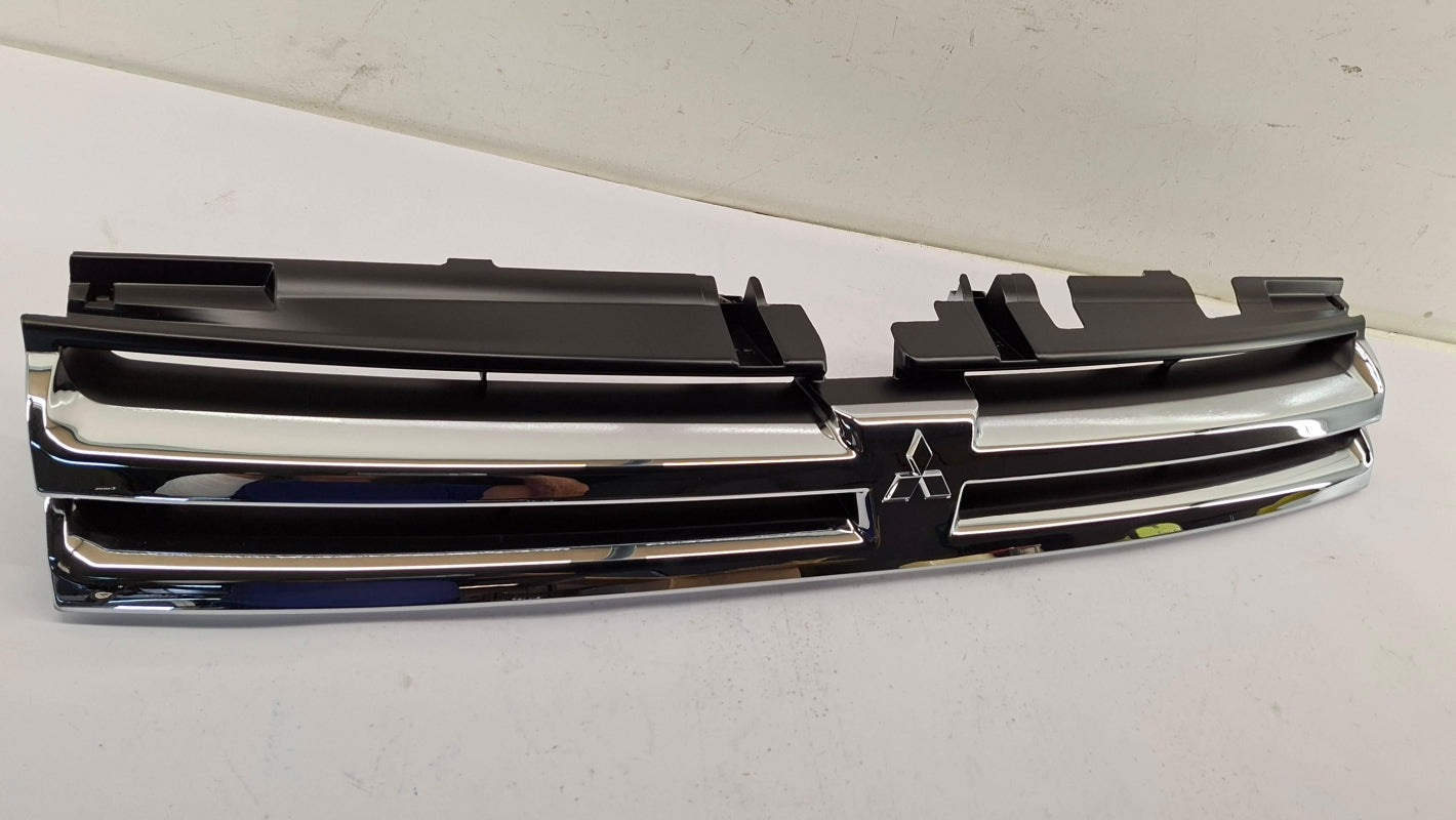 Original OE MITSUBISHI Kühlergitter MR416889