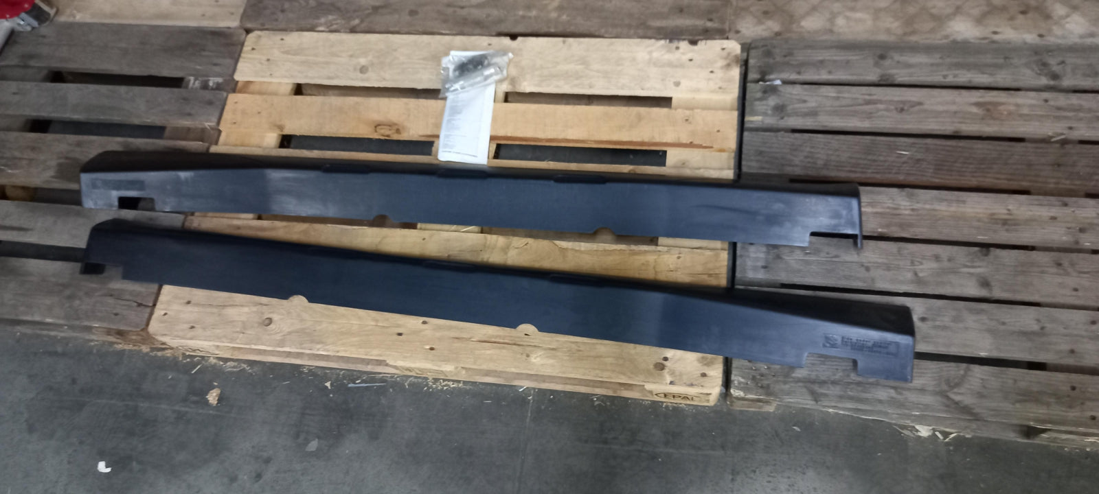 Original OE SUZUKI Türschwelle Abdeckung 99000990YC644