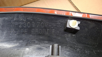 Original OE MITSUBISHI Kotflügel Zierleiste MR496707