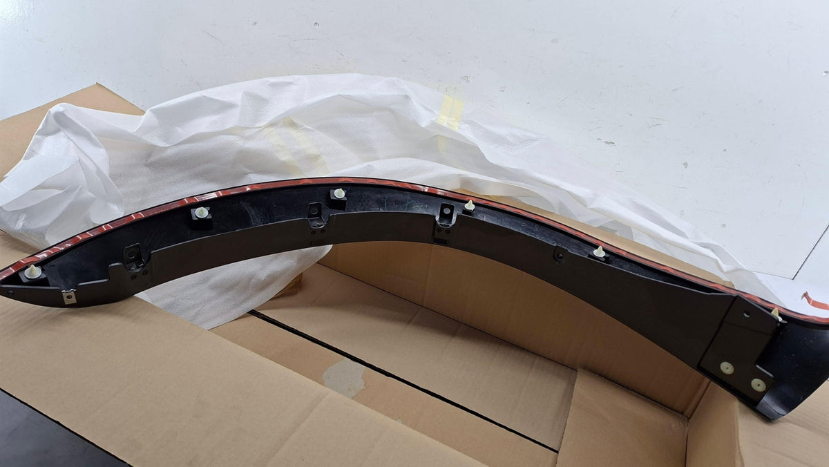 Original OE MITSUBISHI Kotflügel Zierleiste MR496707