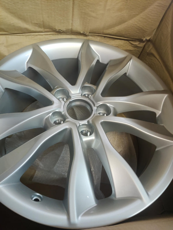 Original OE Volkswagen Felge 8P0601025CC