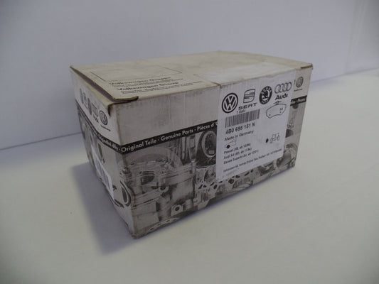 Original AUDI A4 VW Passat SKODA Superb Bremsbeläge+Warnkontakt vorne 4B0698151N