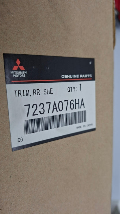 Original OE MITSUBISHI Hutablage 7237A076HA