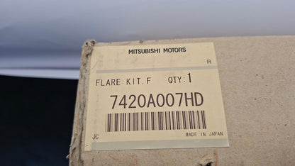 Original OE MITSUBISHI Kotflügel Zierleiste 7420A007HD