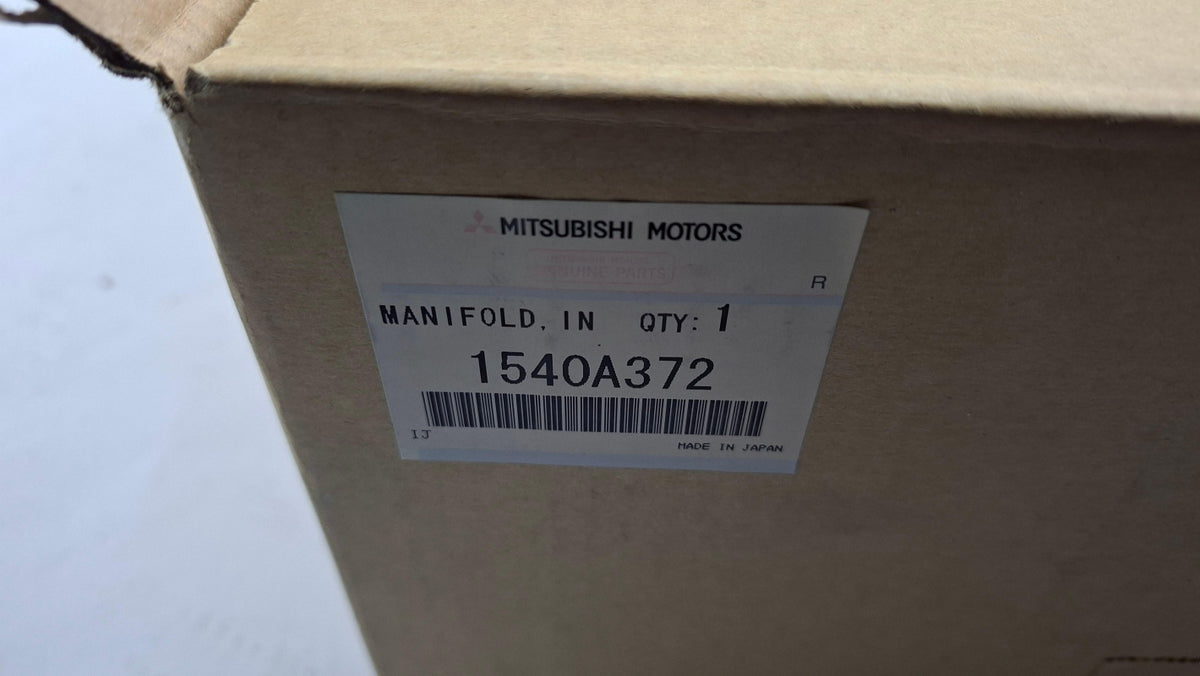 Original OE MITSUBISHI Ansaugkrümmer 1540A372
