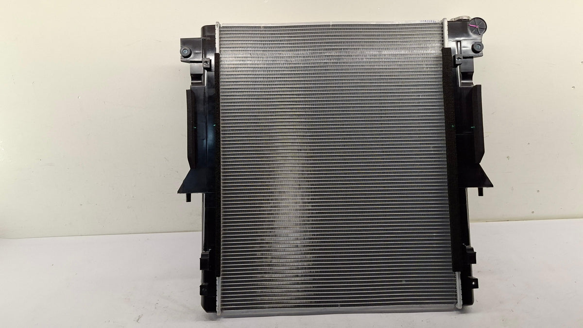 Original OE MITSUBISHI Wasserkühler 1350A809