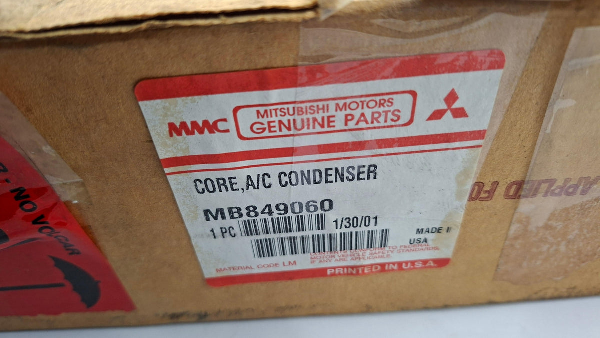 Original OE MITSUBISHI Klimakondensator MB849060