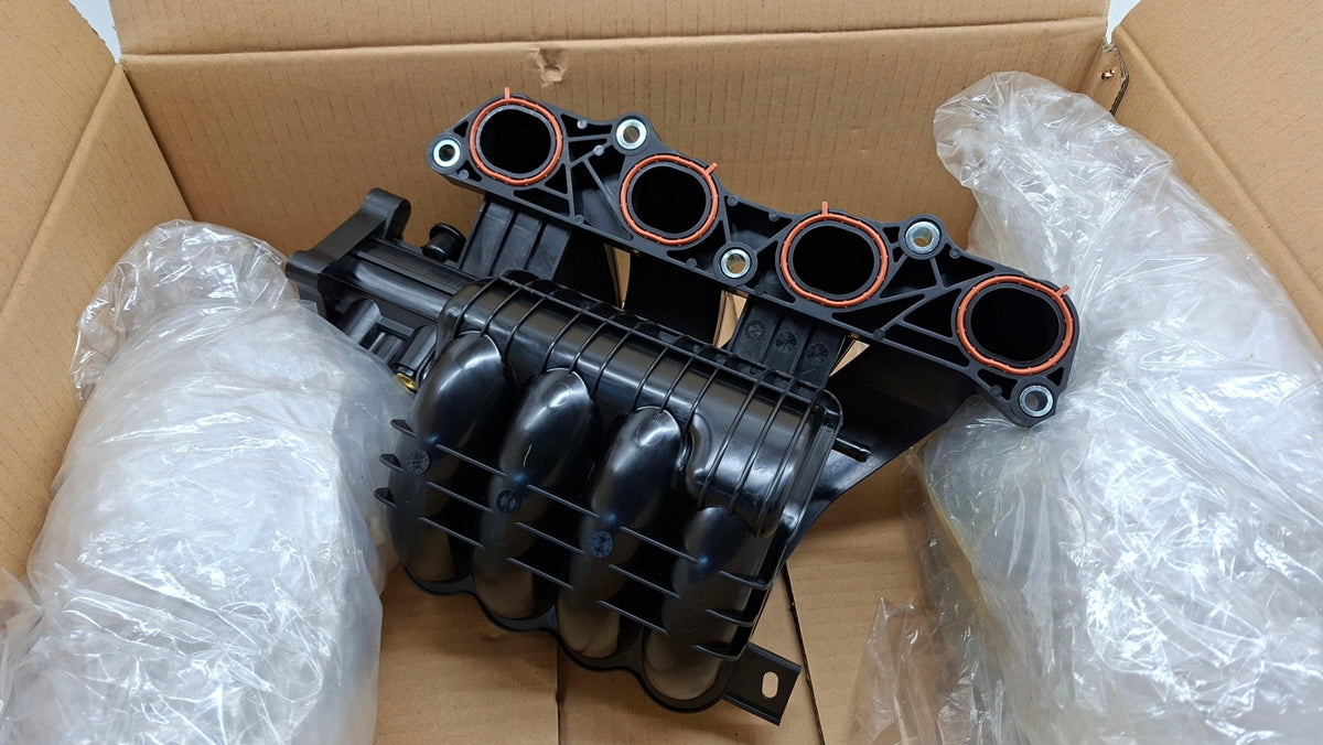 Original OE MITSUBISHI Ansaugkrümmer 1540A372