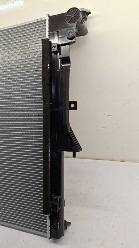 Original OE MITSUBISHI Wasserkühler 1350A809