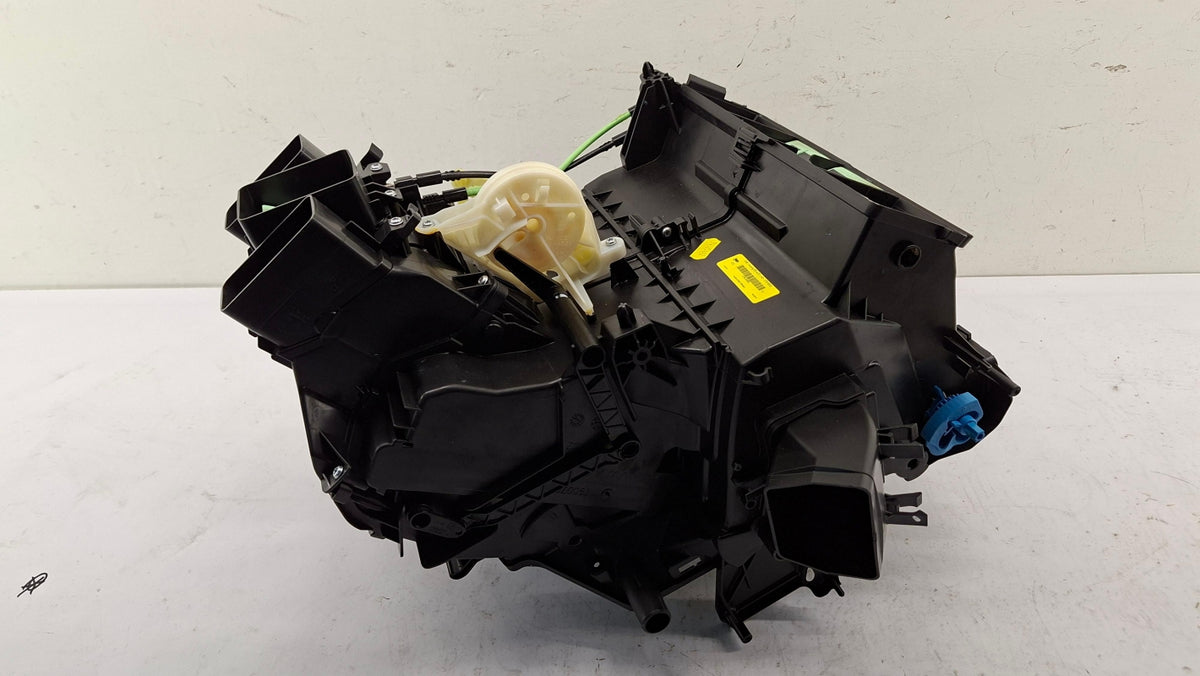 Original OE Volkswagen Heizgehäuse 5QB820353A