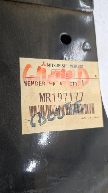 Original OE MITSUBISHI Querschiene MR197177