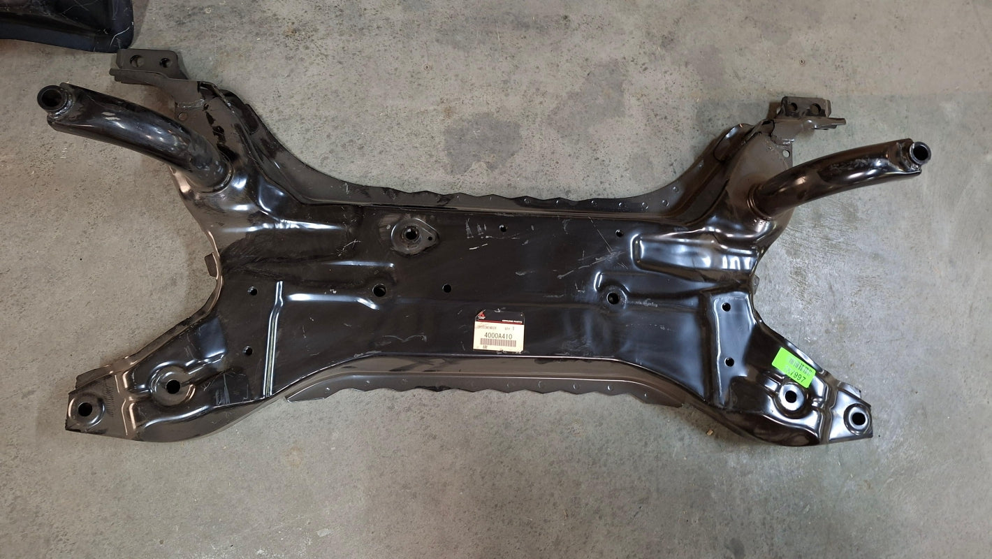 Original OE MITSUBISHI Achsträger Motorträger 4000A410