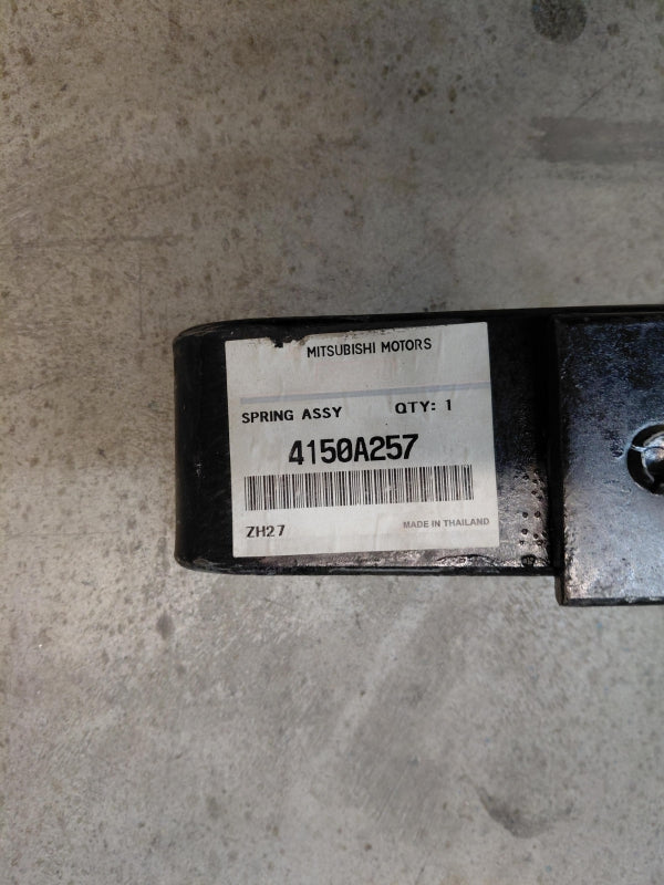 Original OE MITSUBISHI Blattfeder 4150A257