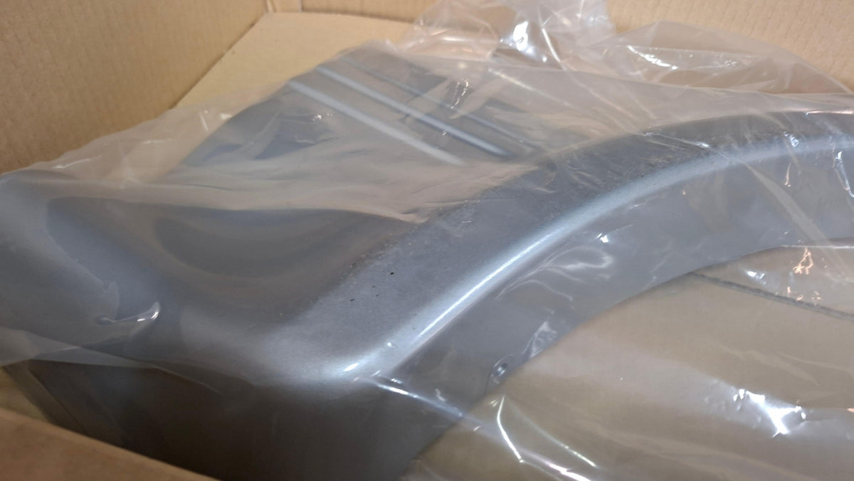 Original OE MITSUBISHI Kotflügel Zierleiste MR376819