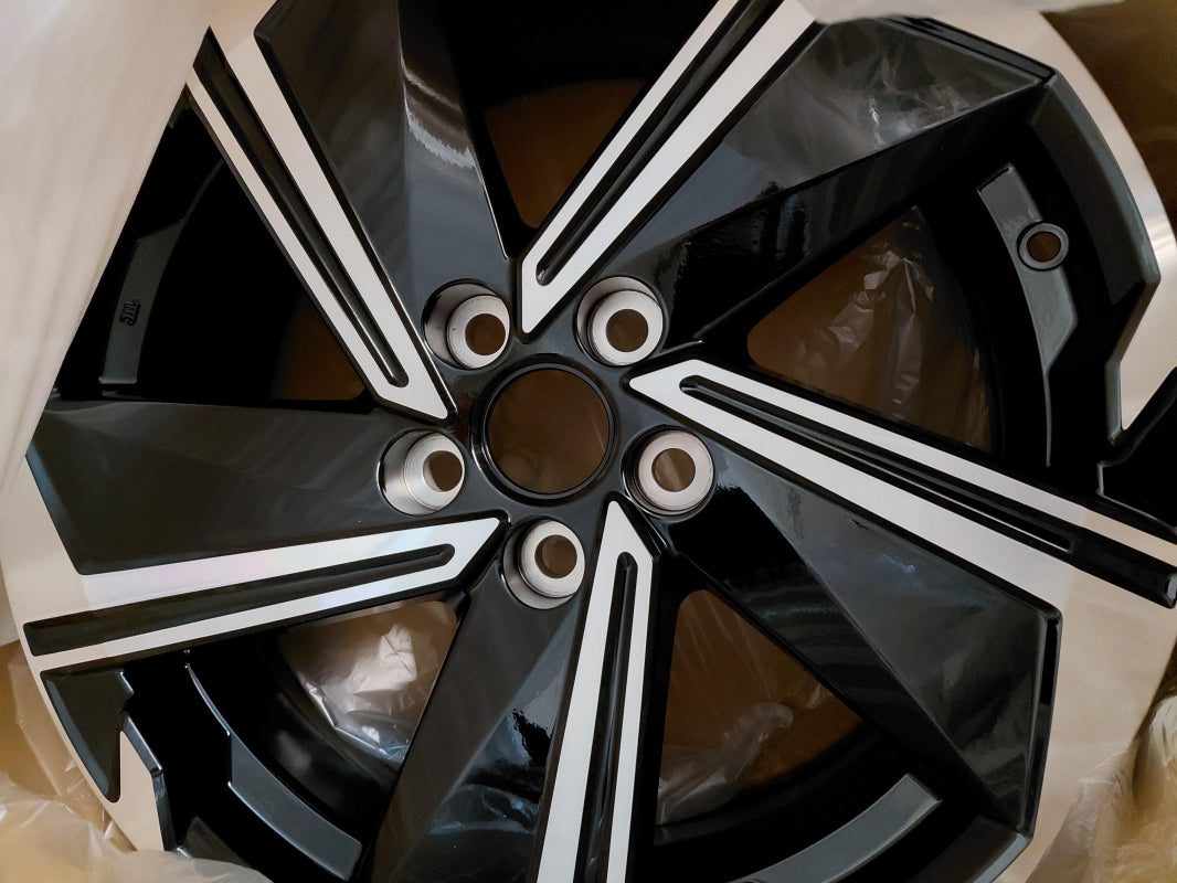 Original OE MITSUBISHI Felge 4250G472