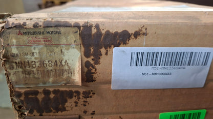 Original OE MITSUBISHI Türschwelle Abdeckung MN133684XA