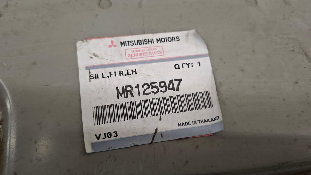 Original OE MITSUBISHI MR125947
