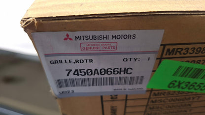Original OE MITSUBISHI Kühlergitter 7450A066HC