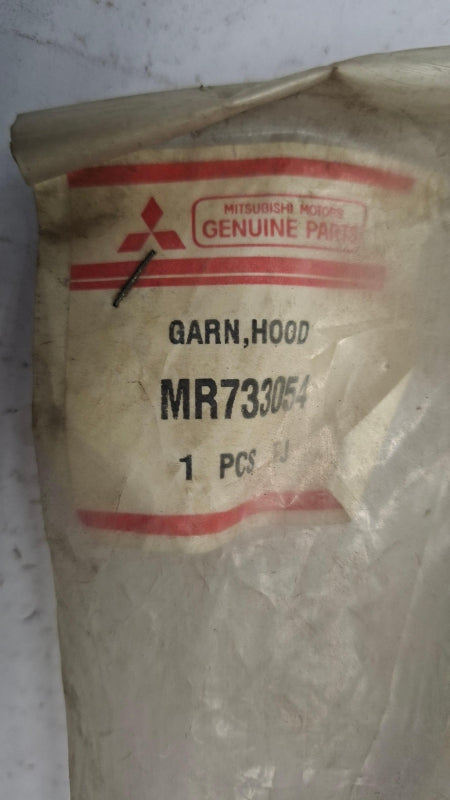 Original OE MITSUBISHI Motorhaube Zierleiste MR733054