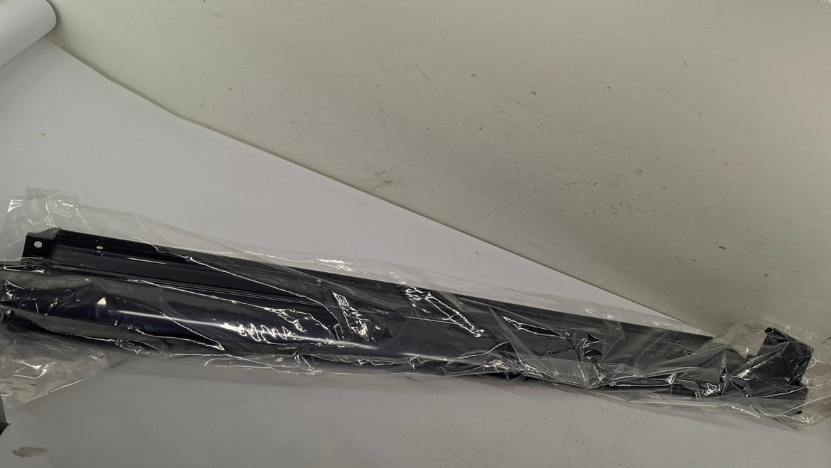 Original OE MITSUBISHI Schweller MN117300BB